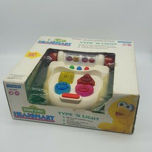 RARE Sesame Street Type 'N Light In Box Typewriter Matching Toy 1993 Headsmart